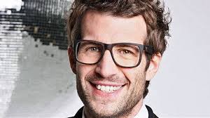 Daniel hartwich wurde 1978 in frankfurt am main geboren und machte 1998 sein abitur. Rtl Lasst Koche Und Comedians In Der Sing Show It Takes 2 Ans Mikro W V