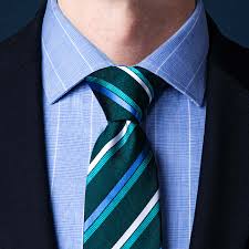 The half windsor knot is the tie knot for all occasions and the one that every man should be able to master. How To Tie A Half Windsor Knot Ties Com