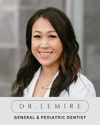 Kim Lemire's Instagram, Twitter & Facebook