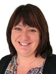 Eileen Spalding's Instagram, Twitter & Facebook