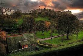 Eidenburg Scotland Old Town Edinburgh Places To Travel Places To Go