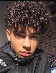 Pin By Evelyn Paez On Current Mood Meme Boys Curly Haircuts Curly Hair Men Boys With Curly Hair