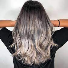 Die farbtechnik ombré gibt es bereits etwas länger und kann mit unterschiedlichen kontrasten und farben angewandt werden. How To Create Glossy Gray Ombre Hair Wella Professionals