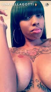 somebody get her premium snap - ShesFreaky