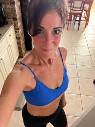 Hi all! I'm Amy and I'm new to running. Never thought I could do 1 mile and  now I'm up to 4. Y'all inspire me so much! 😍 What kinda running shoes