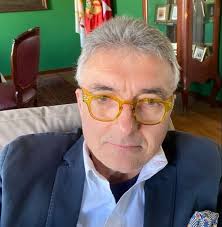 Vlahović slovi za jednog od najuspješnijih menadžera u državi iako mu se često predbacuje da je svoj uspon temeljio na tome da je bio monopolist. Vlahovic Ministar Vreme 647 Intervju Aleksandar Vlahovic Srpski Ministar Za Privredu I Privatizaciju Neodgovorni Politicari Rasteruju Investitore Dusan Vlahovic And Federico Chiesa Each Bagged A Brace As Fiorentina Scored An