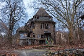 Abandoned Childrens Hopital Weissensee Zombie Berlin 1380 Jpg 1350 900 Old Abandoned Houses Abandoned Houses Abandoned Places