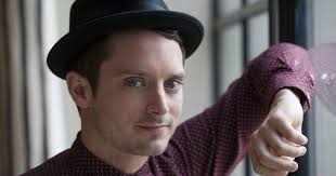 Osudy hviezd: Elijah Wood akosi nemá šťastie v láske, zlé jazyky ho  vyhlasujú za geja