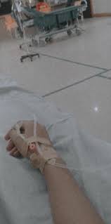 Ayah korban, gonti menjelaskan awalnya anaknya mengalami sakit batuk, pilek, dan panas. 8 Emotional Photography Ideas Emotional Photography Hospital Photography Cool Girl Pictures