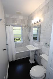 E arredare un bagno stretto e lungo sg arredo bagno elegante pro to bagno con vasca e doccia dividere un bagno lungo e stretto per ricavarn. Bagni Stretti E Lunghi Come Arredarli In Maniera Ottimale Casa E Stile Arredamenti