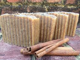Cannelle Clou De Girofle Et Savon A La Iton A La Noix De Coco Biologique Au Miel Tout Naturel Savon Huile De Noix De Coco Clou De Girofle