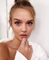 Eve Simone (simoneeve44)