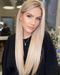 Whether your hair is stark blonde, platinum blonde or has blonde highlights, as long as it is long, wearing it in a bun will definitely attract attention from crowds. 25 The Best Hairstyles For Long Blonde Hair Of This Season The Best Long Hairstyle And Haircut Ideas