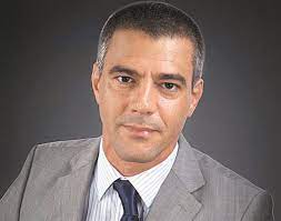 Jun 16, 2021 · o juiz rui fonseca e castro, suspenso de funções por posições negacionistas sobre o uso de máscaras e apelos ao incumprimento das medidas de confinamento em pandemia, entregou esta quarta. Conselho Superior De Magistratura Suspende Juiz Anti Confinamento Rui Fonseca E Castro