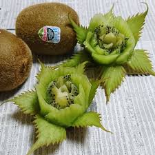 Elaborate Flowers Carved Into Fruits And Vegetables Fruit And Vegetable Carving Vegetable Carving Food Carving