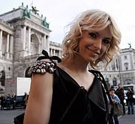 Lena gercke ist backstage bei den kandidatinnen und gibt ihnen wichtige tipps, die ihnen bei ihrem ersten walk helfen sollen. Germany S Next Topmodel Wikipedia