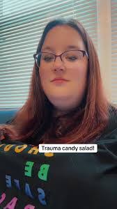 Shannon Levy's Instagram, Twitter & Facebook