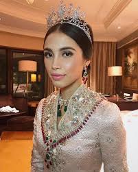 He was formally installed on 23 october 1977 at istana abu bakar on the date of appointment, tengku hassanal was still pursuing his studies at the royal military academy sandhurst, united kingdom. Modernroyalera On Instagram Malaysian Royalty Hrh Princess Iman Afzan Of Pahang Yam Tengku Puteri Im Muslim Fashion White Tie Event My Prince Charming