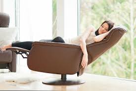 Slim And Beautiful Norwegian Leather Swivel Recliner Wohnung Hausdekoration Hausdekor Schlafzimmer Swivel Recliner Chairs Modern Recliner Swivel Recliner