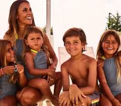 Sónia Araújo: "A mulher tem de ter toda a disponibilidade para cuidar e um  sorriso sempre feliz ao fim do dia" - Celebridades - Máxima