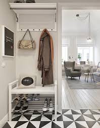 Entrada piso piso de madera decoracion fotos pared fotos de pared paredes rayadas dormitorio deco accesorios para el hogar decoraciones de cuartos habitaciones infantiles bloggaaja/influencer on instagram: Como Decorar Entradas Pequenas