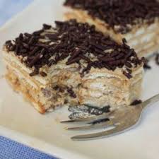 Beppetaart Een Lekkere No Bake Taart Met Koekjes En Mokka Recept Recepten Zonder Bakken Taart Aardbeien Snacks