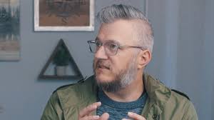 Monday Minute (09.09.2019) Julia Watson and Stephanie Tinney discuss the  importance of noticing how we respond and react to each other. Sometimes we  can say a lot before we've opened our mouths