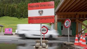 Aber auch die neue verordnung schreibt eine mindestens fünftägige quarantäne nach der einreise vor. Fur Die Einreise Aus Diesen Landern Ist Ein Coronatest Verpflichtend Vorarlberger Nachrichten Vn At