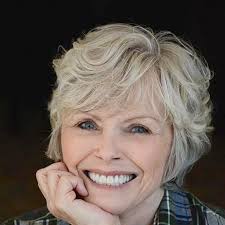 Cassandra Mcelroy's Instagram, Twitter & Facebook