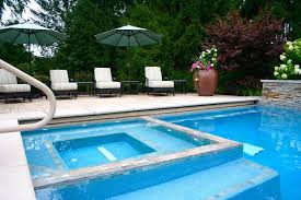 Gunite Spa Within A Pool This Design Requires Both Pool Spa Be Closed At The Same Time Spa Pool Pool Patio Pool