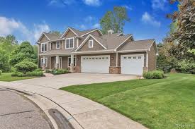 What are the amenities at hawthorne at parkside? 3440 Hawthorne Woods Parkway Dewitt Mi 48820 Estately Mls 219051260