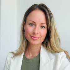 Laura MacPhee : The Annual Awards of Excellence in Brain Injury  Rehabilitation