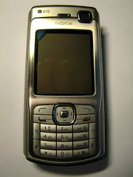 It started shipping in september 2005. Nokia N70