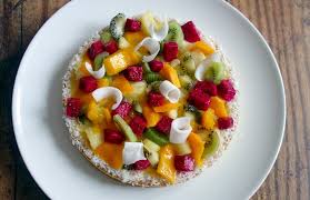 Tarte Aux Fruits Exotiques Cette Tarte Aux Fruits Exotiques Est Composee D Une Pate Sucree Croquante Aux Amandes Tarte Aux Fruits Fruits Exotiques Alimentation