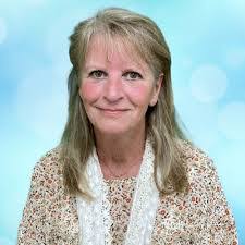 Terri Norris's Instagram, Twitter & Facebook