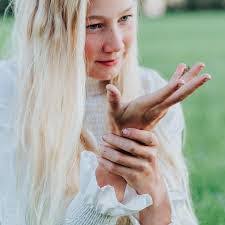 Lisa Staib's Instagram, Twitter & Facebook