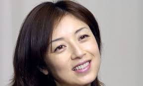 高岡早紀、52歳に見えない！娘の誕生日ディナー写真に驚きの声続出 - Imagen principal del artículo