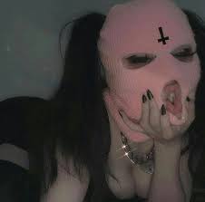 mask panosundaki pin