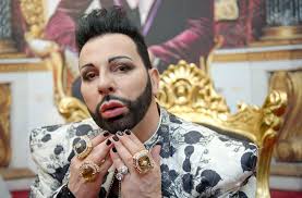 Schneider, modeschöpfer und autor der modedesigner rudolph moshammer entwickelte sich als schillernder selbstdarsteller zu einer der populärsten persönlichkeiten der deutschen medien. Modedesigner Feiert Pompoos Im Adlon Gloocklers Gluck Wie Aus Dem Marchen Panorama Stuttgarter Nachrichten