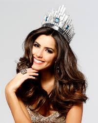 Paulina vega se convirtió en miss universo en el 2014, gracias a su belleza y carisma, y aprovechando que el año está a punto de terminar, la guapa colombiana compartió varias fotografías en las que luce con poca ropa, subiéndole la temperatura a las redes sociales. Miss Universe Paulina Vega Home Facebook