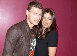 Edin dzeko, a bosnian professional footballer who plays as a striker for serie a club roma, has welcomed the birth of their third child with his wife amra dzeko. Chi E Amra Silajdzic Fidanzata Di Dzeko