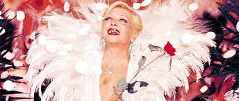 Chanteuse, actrice, meneuse de revue, copine de sinatra et de jacques chirac. Video Line Renaud Intime Le Point