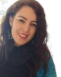 Jenny Paz Godoy debuta en el mundo literario con «Fragmentos de vida» su  primer libro de poemas