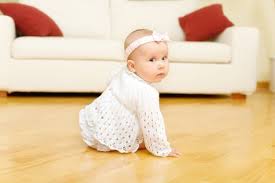 Das heisst, sie können sich alleine hinsetzen. Sprechen Lernen Die Ersten Worter Deines Kindes Eltern De