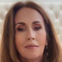 Cheryl Resnick's Instagram, Twitter & Facebook