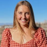 Pearl Schwartz's Instagram, Twitter & Facebook