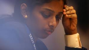 Estos dos hermanos de la India hacen historia al ganar cada uno el título  de gran maestro de ajedrez