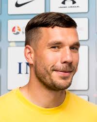 Jun 04, 2021 · nationalspieler robin gosens wird wegen seines aussehens oft mit lukas podolski verglichen. Lukas Podolski Wikipedia