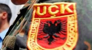 Dënohet me burg tre persona në Pejë për falsifikim të statutit të veteranit 