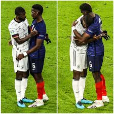 „auch im spiel sagte der schiedsrichter noch zu mir, dass er mich bestraft hätte, wenn es für ihn eine tätlichkeit gewesen. B R Football V Twitter Pogba And Rudiger Hug It Out After The Game